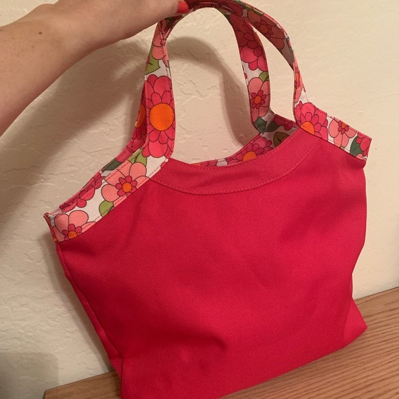Springtime lightweight tote! - Picture 3 of 4